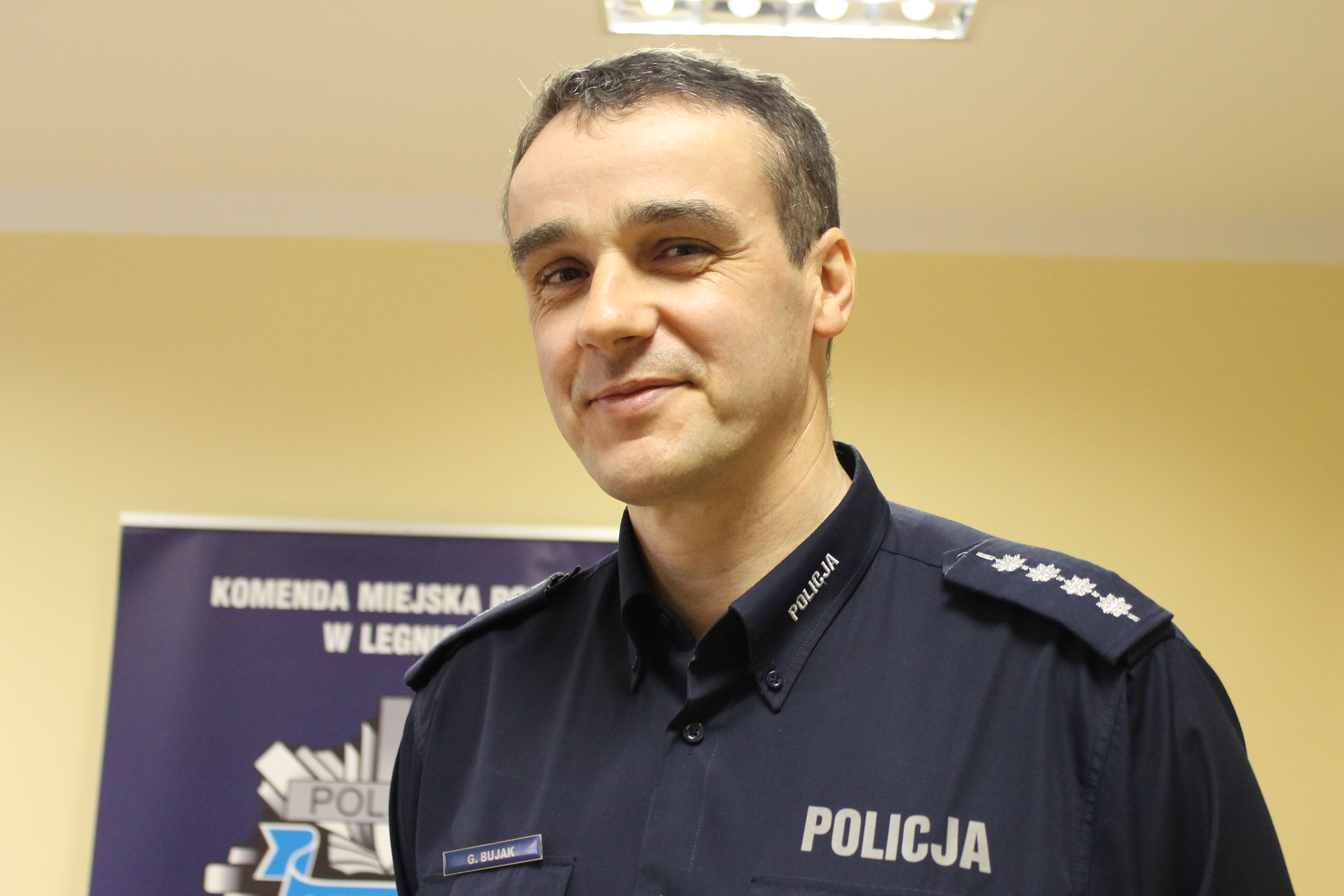 Legnicki policjant zdobył Koronę Maratonów Polskich (WIDEO)