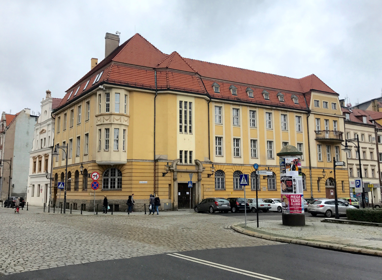 PKO BP sprzedał gmach przy pl. Klasztornym w Legnicy (WIDEO)