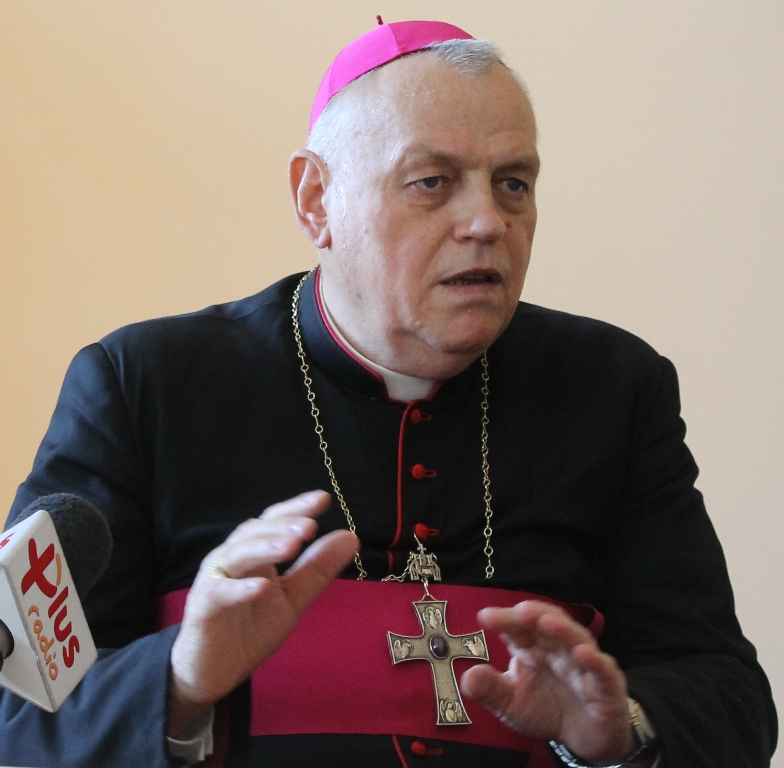 PROCHOWICE. Reakcja biskupa na profanację najświętszego sakramentu