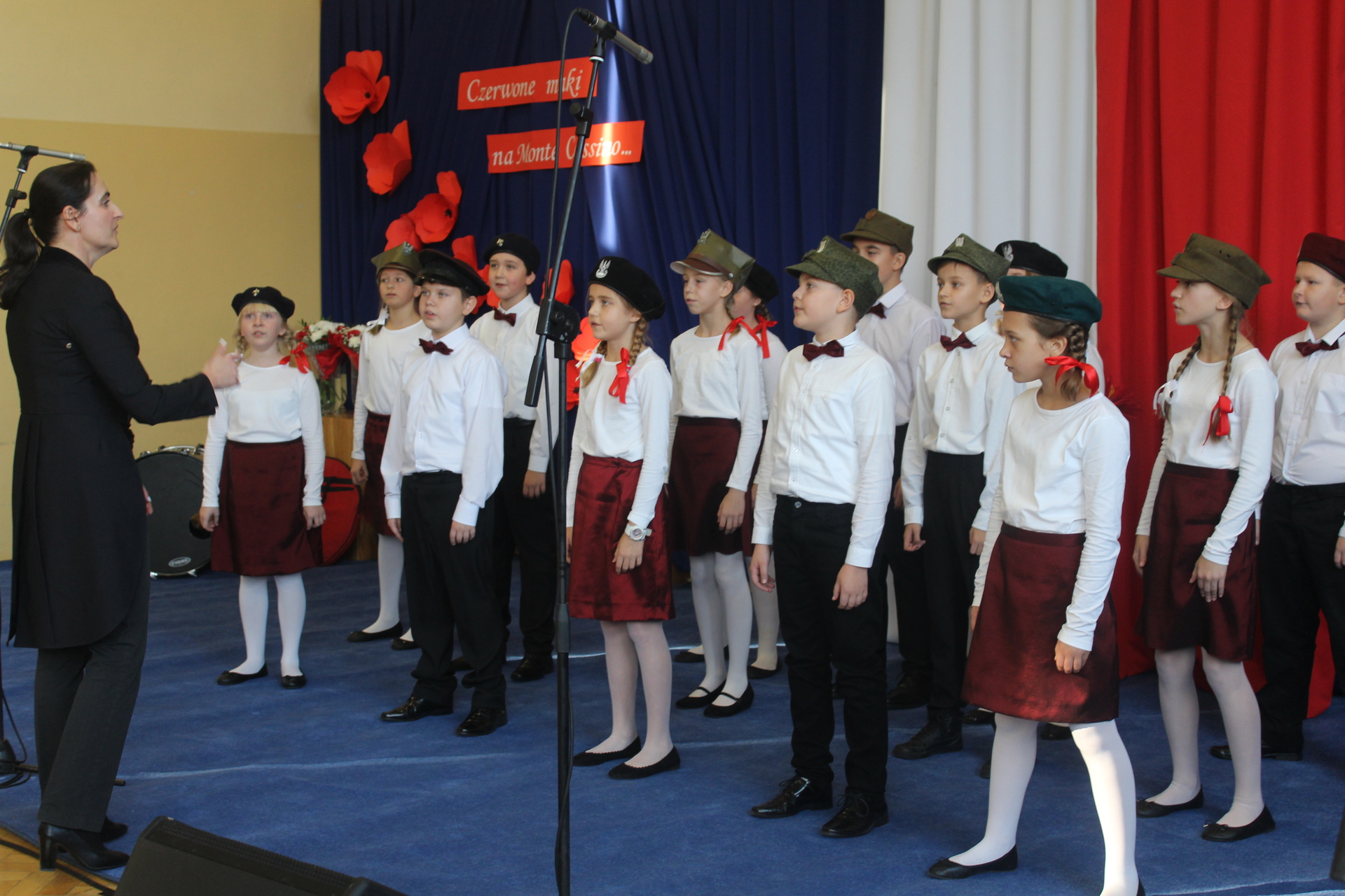 Patriotyczny śpiew w Jędrzychowie (FOTO)