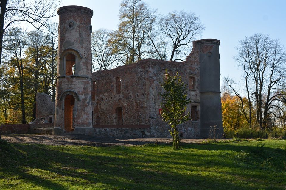 Ruiny pałacu w Jakubowie w nowej odsłonie