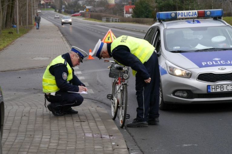 LUBIN/GMINA LUBIN. Rowerzystka potrącona pod Osiekiem
