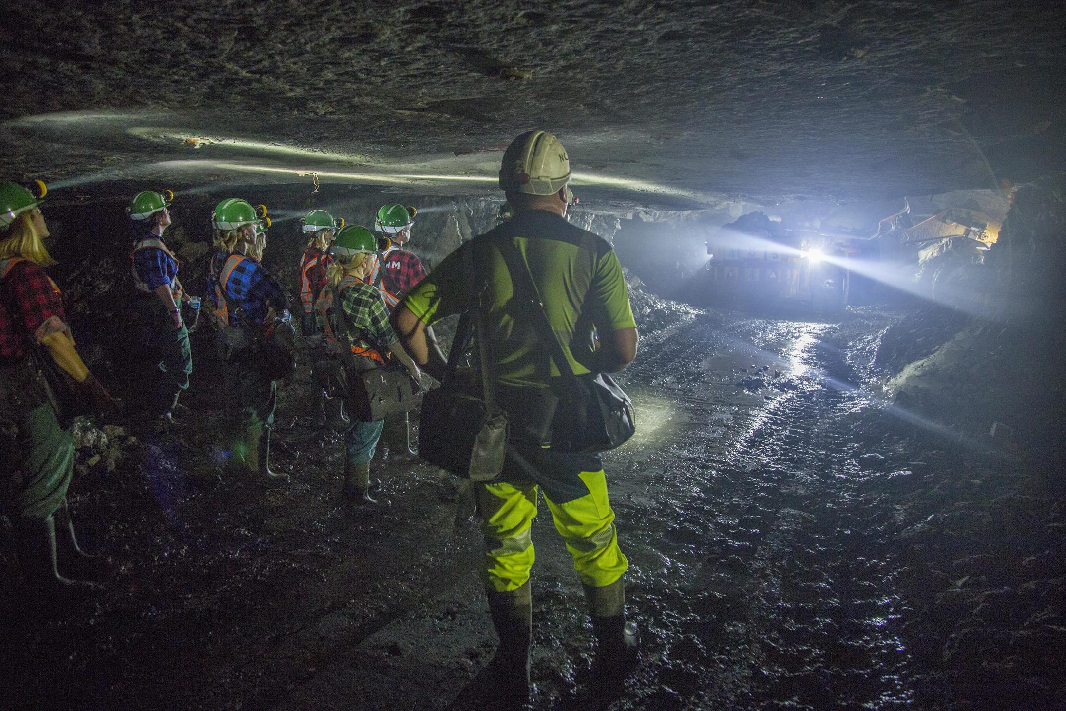 Pracownicy ZUS w kopalni