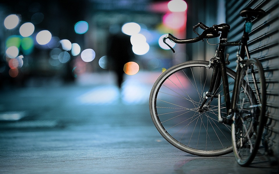 Odpowiedzą za kradzież desek i roweru