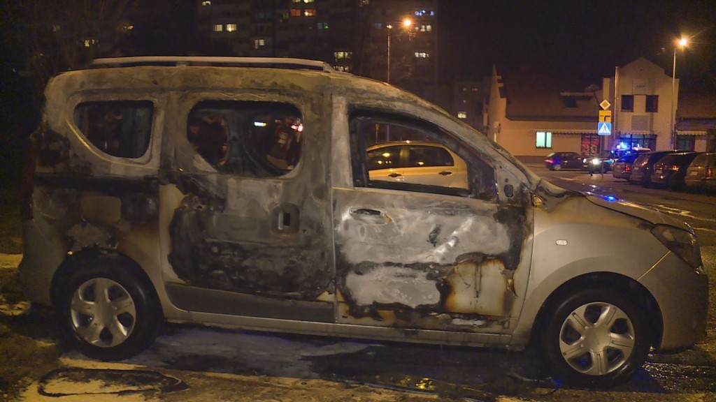 Spłonęło auto w Lubinie, znów podpalenie! (WIDEO, FOTO)