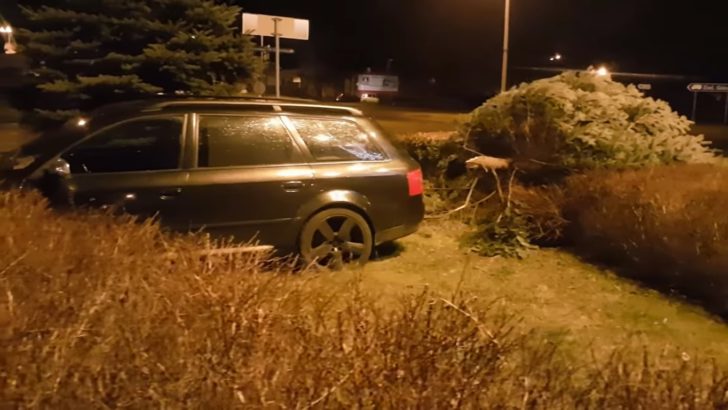 Jazdę zakończyła na środku ronda (WIDEO)