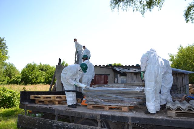 W gminie Radwanice usunęli tony azbestu