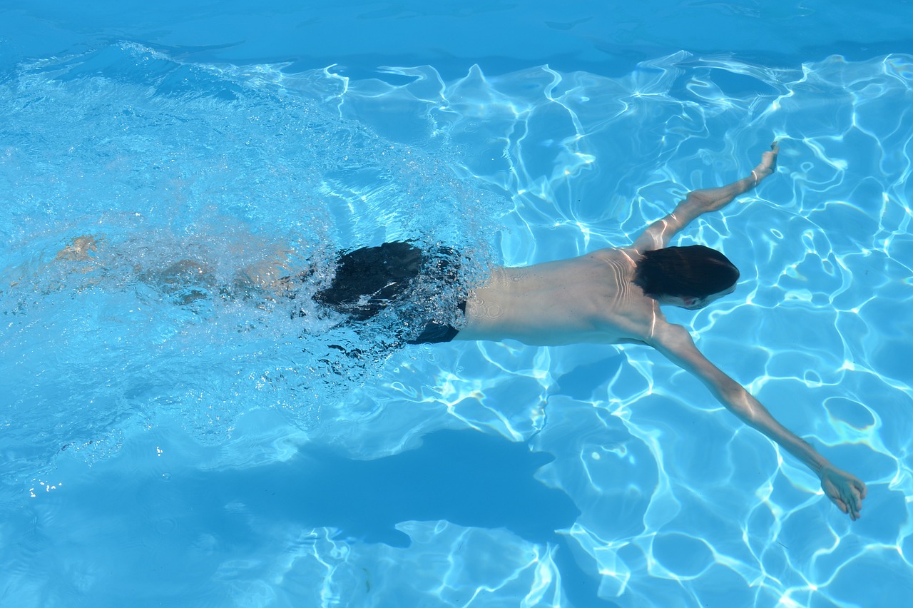 Czy przez wodę w basenie można zakazić się koronawirusem?