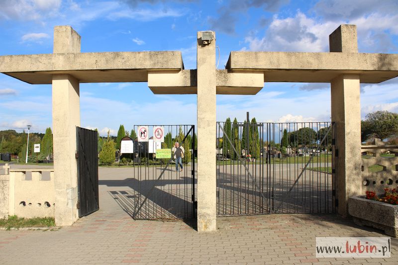Zmiany na lubińskim cmentarzu (FOTO)