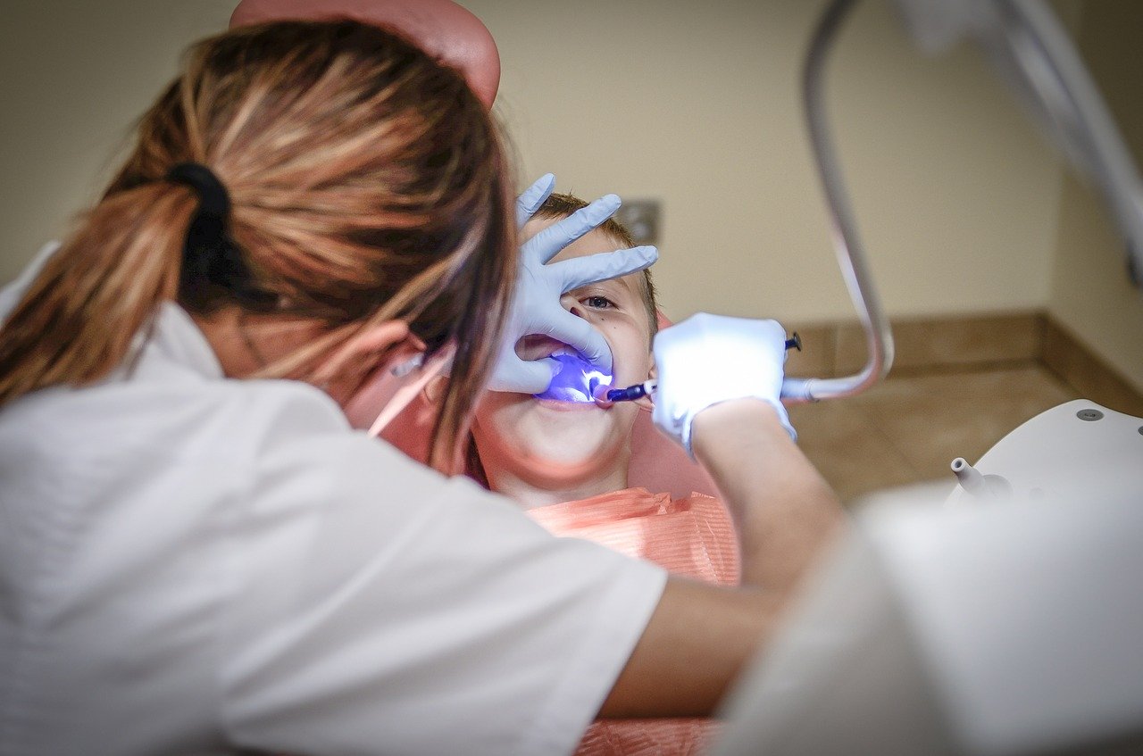 Gdzie do dentysty, gdy boli ząb?