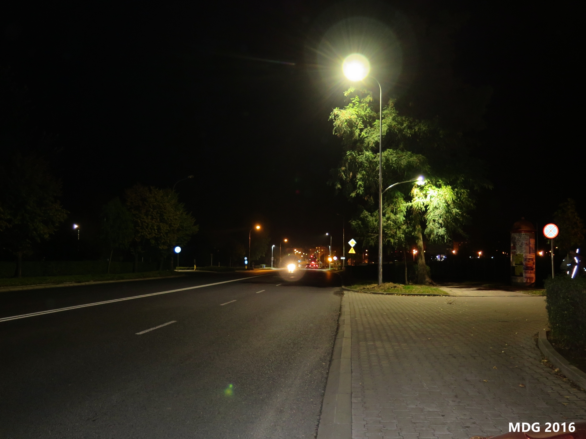 Montują nowe oświetlenie trzech głogowskich ulic