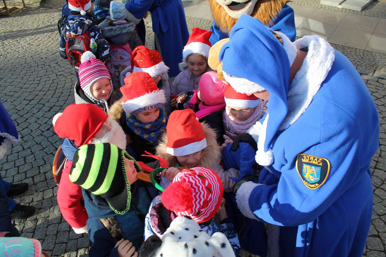Niebieski Mikołaj pamięta o legniczanach (FOTO)