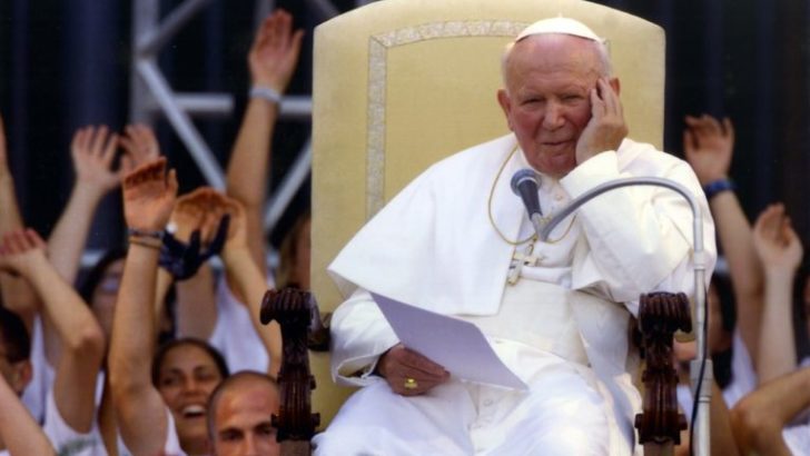 Apelują o obronę Jana Pawła II przed atakami