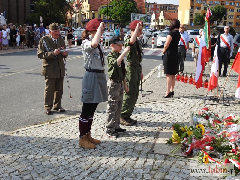 Lubinianie uczcili pamięć ofiar rzezi wołyńskiej (WIDEO)