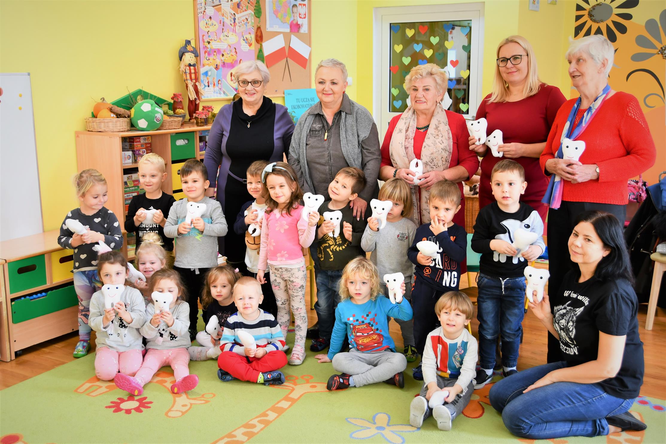 Polkowiccy seniorzy w trosce o zdrowe zęby przedszkolaków