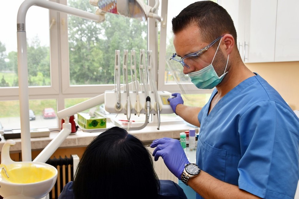 Polkowiccy uczniowie bezpłatnie leczą zęby w szkołach