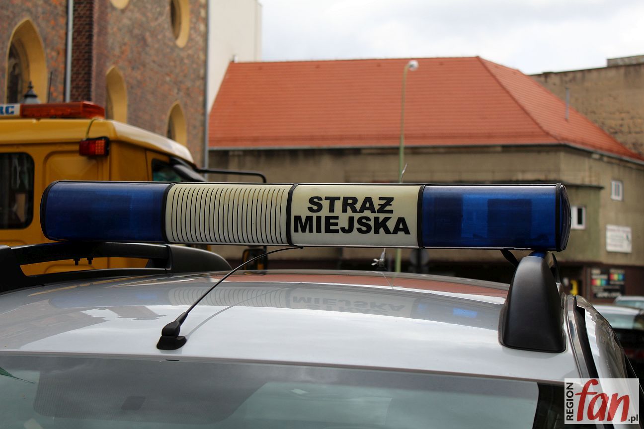 Legnica: Strażnicy na ulicę, cywile przed monitor