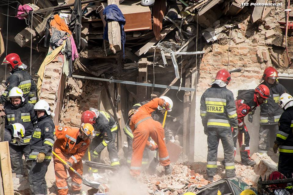 Strażacy pomagali w akcji ratowniczej w Świebodzicach (WIDEO)