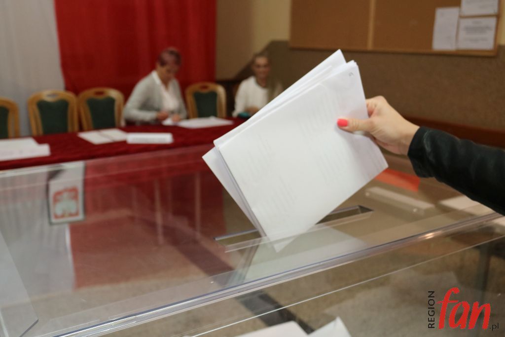 Powyborcze przetasowania w podlegnickich gminach